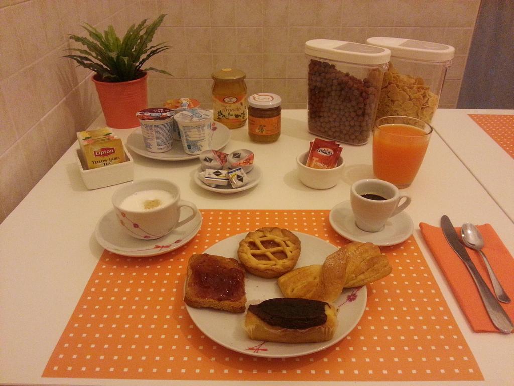 B&B Sunflower Κατάνια Δωμάτιο φωτογραφία