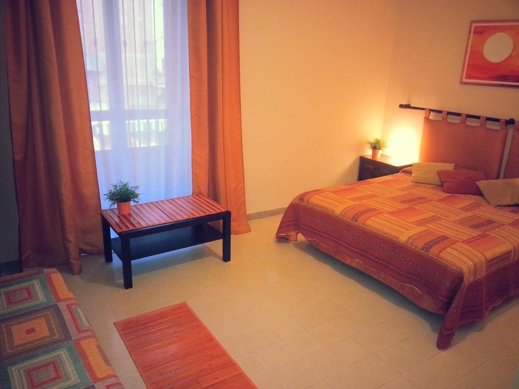 B&B Sunflower Κατάνια Δωμάτιο φωτογραφία